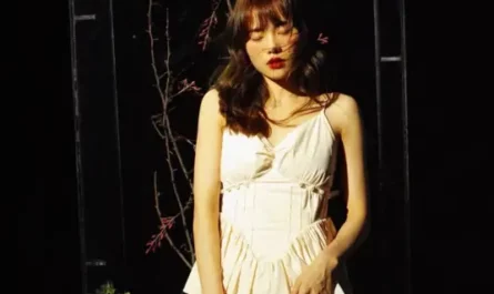 How Can I Stop Thinking About You如何不再让我去想你(Ru He Bu Zai Rang Wo Qu Xiang Ni) By Jing Di井迪