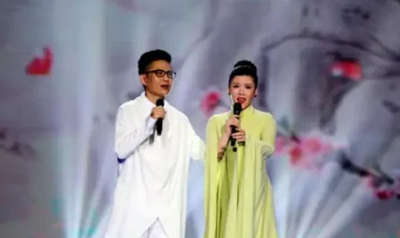 Three Thousand Weak Waters弱水三千(Ruo Shui San Qian) By Shi Tou石头 & Tansea Zhang Xiaotang张晓棠