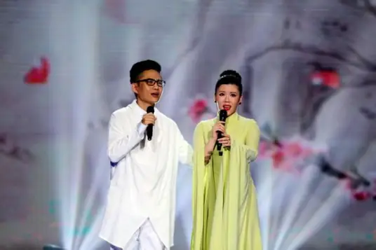 Three Thousand Weak Waters弱水三千(Ruo Shui San Qian) By Shi Tou石头 & Tansea Zhang Xiaotang张晓棠