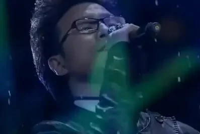 When I Miss You当我想你的时候(Dang Wo Xiang Ni De Shi Hou) By Wang Feng汪峰