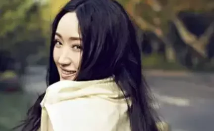 Late Autumn深秋(Shen Qiu) Weaving a Tale of Love OST By Yang Yuying杨钰莹