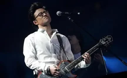 Orphan In The Beautiful World美丽世界的孤儿(Mei Li Shi Jie De Gu Er) By Wang Feng汪峰